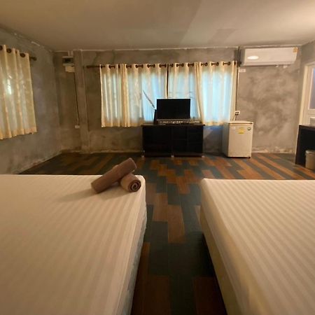 Crescent Bay Resort Koh Samet Buitenkant foto