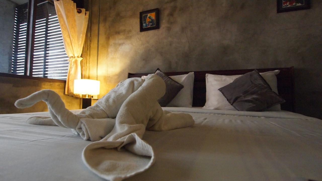 Crescent Bay Resort Koh Samet Buitenkant foto